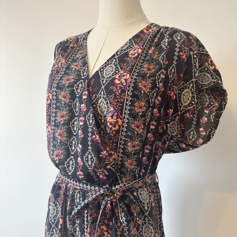 NWOT Dex Printed women jumpsuit with matching tie belt size medium
